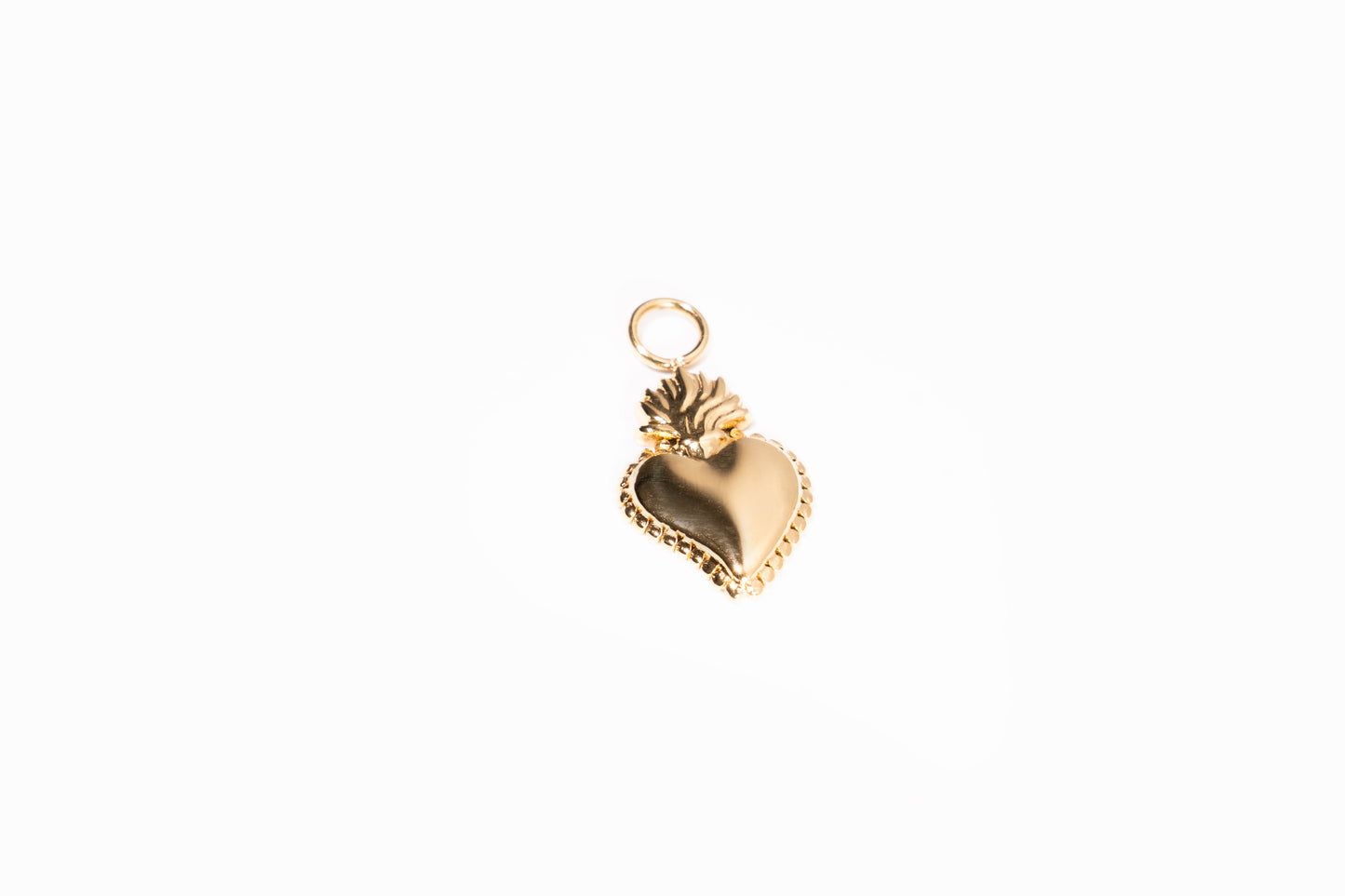 RS04-32AC - SACRED HEART CHARM